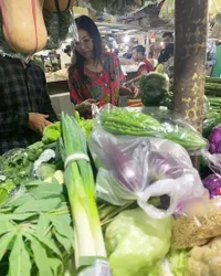 Dijatah Uang Dapur Rp 40 Juta Serta Kartu Kredit Unlimited, Intip 9 Potret Sarwendah yang Sederhana dan Sering Pakai Daster - Tak Pernah Belanja Barang Mewah