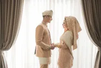 Dikabarkan Akan Menikah, Ini 6 Potret Serasi Ali Syakieb dan Margin Wieheerm dalam Balutan Busana Minang