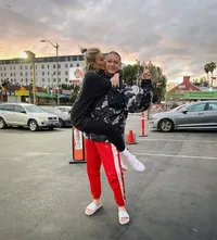 Dikabarkan Putus, Ini 8 Potret Mesra Agnez Mo dan Pacarnya yang Diskabarkan Beda Keyakinan - Angkat Bicara Soal Hubungannya dengan Adam Rosyadi