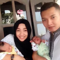 Dikabarkan Telah Menikah Lagi, 8 Potret Thari Eka Mantan Istri Dory Harsa - Tak Kalah Cantik Dari Nella Kharisma