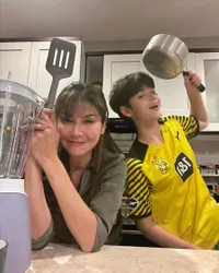 Dikatain Tua Kayak Nenek Lampir, Tamara Bleszynski Pamer Bodyguard Ganteng dan Bule Banget!