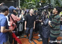 Dikenal Sebagai Pekerja Keras, 8 Potret Raffi Ahmad Kenang Sosok Ayah Baim Wong: Semangat, Johnny Steak Wong