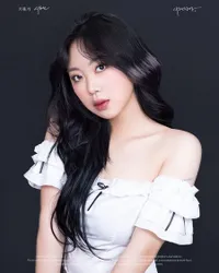 Dikenal Sebagai Rapper dengan Kepribadian Kocak dan Pecicilan, Ini 8 Potret Lee Young Ji yang Ternyata Bisa Tampil Kalem Juga