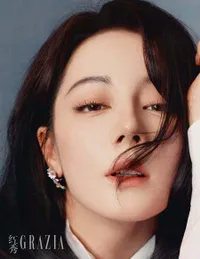 Dilraba Dilmurat Tampil Menawan Jadi Cover Grazia China Magazine Edisi Januari 2026