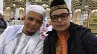 Dimakamkan Bersebelahan, Ini 8 Potret Kedekatan Ameer Azzikra dan Ustaz Arifin Ilham yang Selalu Kompak