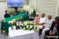 Dimakamkan Sementara di TPU Tanah Kusir, Ray Sahetapy Akan Dipindahkan ke Palu - Keluarga Ungkap Pertimbangannya 