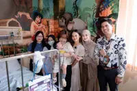 Potret Dinda Hauw Kunjungi Pasien Anak di Rumah Sakit, Ungkap Pesan Cinta Soal Ibu