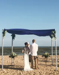 Dinikahi Bule, Riyanni Djangkaru Gelar Pesta Romantis di Bali