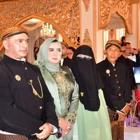 Dipersunting Abdi Negara, 8 Potret Pernikahan Cucu A Rafiq - Bintang Tamunya King Nassar