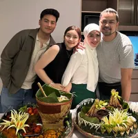 Dirayakan Sederhana, 10 Potret Ulang Tahun Annisa Trihapsari ke-48 - Penuh Haru Cuci dan Cium Kaki Sang Bunda