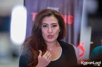 Disebut Hot Mom oleh Netizen, 10 Potret Liza Natalia yang Masih Bugar di Usianya Hampir Kepala Lima - Simak Rahasianya di Sini!