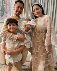 Disebut Kembaran Sang Ayah, 8 Potret Baby Rayyanza Bareng Raffi Ahmad - Gantengnya Saingan