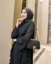 Disebut Makin Cantik, Ini 9 Potret Melody Prima Ceritakan Sudah 5 Tahun Berhijab dengan Penuh Perjuangan - Merasa Nyaman dan Jadi Kebanggaan