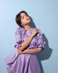 Disebut Mampu Hasilkan Rp150 Juta Sehari, 8 Potret Fuji yang Diduga Suka Telat Bayar Gaji - Sikapnya Dibongkar Eks Karyawan,