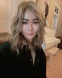 Disebut Mirip ABG, Potret Inul Daratista Dengan Gaya Rambut Pendek dan Blonde Yang Curi Perhatian - Wajahnya Makin Awet Muda
