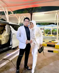 Disebut Mirip Barbie, Potret Diena Risty Istri Parto Patrio Yang Usianya Lebih Muda 18 Tahun - Paras Cantiknya Curi Perhatian