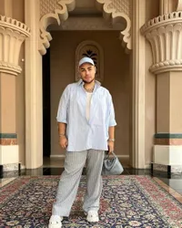 Disebut Nikita Mirzani Main Dukun, Potret Ivan Gunawan Tetap Santai Liburan di Dubai Setelah Umrah dan Makan Siang Habis Rp 20 Juta
