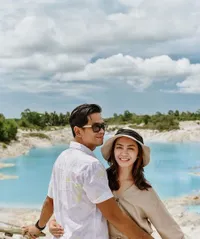 Disebut Sebagai Suami Romantis, 8 Potret Mesra Surya Insomnia Bareng Tyara Renata yang Bikin Baper 