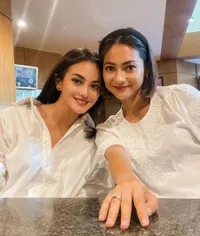 Disebut Sister Goals, 8 Potret Ririn Ekawati dan Rini Yulianti yang Selalu Kompak - Awet Muda Bareng