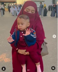 Disorot Saat Kenakan Cadar, Ini 8 Potret Lesti Kejora dan Rizky Billar Selama Umrah - Suaminya Dicibir dan Disebut palsu