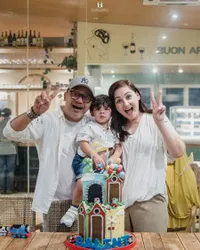Ditinggal Ibu Kandung Selamanya Sejak Lahir, 10 Potret Perayaan Ulang Tahun Balint Anak Susu Mona Ratuliu yang Penuh Bahagia