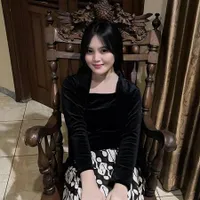Ditolak Casting karena Follower Sedikit, 8 Potret Tia Septiana Anak Mandra yang Jarang Tersorot - Punya Side Job Jaga Warung