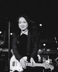 Dituding Cuma Terjemahkan Lirik Penyanyi Luar Negeri, Bernadya Buka Suara
