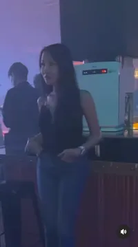 Dituding Ingat Tuhan Saat Sakit, 8 Potret Lucinta Luna yang Cium Seorang Pria Usai Dirawat: Gimana Rasanya Ciuman Laki Sama Laki? 