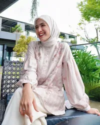 Dituding Percuma Berhijab kala Dekat dengan Mischa Chandrawinata, Ini 7 Potret Cut Syifa yang Langsung Beri Tanggapan - Singgung Soal Adab