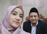 Dituding Sering Bohong Hingga Idap Mythomania, Ini 8 Potret Kedekatan Yusuf Mansur dan Wirda yang Jadi Sorotan - Telan Banyak Korban