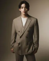 Ditunjuk jadi Global Ambassador BOSS, 7 Potret Ganteng S.Coups SEVENTEEN Pakai Jas - Karisma Babeh Nggak Ada Obat