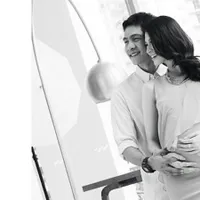 Donita Hamil, Ini Pelukan-Pelukan Mesra Adi Nugroho Untuk Istri