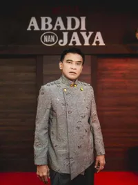 Donny Damara Berubah Jadi Zombie di Acara Podcast, Bikin Geger Keluar Darah Hingga Menggigit