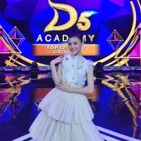 Duet Bareng Rara LIDA, Potret Aksi Sridevi di Top 12 D'Academy 5 - Raih All SO Juri