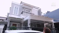 Dulu Dicap Pengangguran, Intip 14 Potret Rumah Baru Angga Wijaya yang Mewah Abis - Koleksi Tas & Sepatu Jadi Sorotan