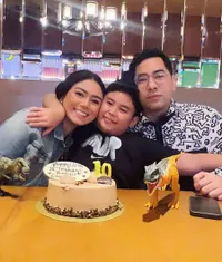  Dulu Dituduh Jadi Pelakor, Potret Thalita Latief Pamer Momen Mesra Bareng Pacar Baru - Rayakan Ulang Tahun Sang Anak