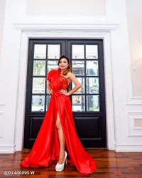 Dulu Menikah 2 Bulan dengan Kiwil, 7 Potret Terbaru Eva Belisima Pamer Belahan Paha Tinggi - Makin Cantik dan Hot