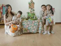 Dulu Ngaku Nggak Suka Anak Kecil, 8 Potret Kedekatan Raditya Dika dengan Sang Buah Hati