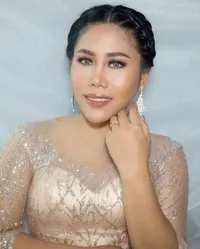 Dulu Nyaris Cerai, 7 Potret Evi Masamba Pamer Momen Kehamilan Anak Kedua - Bumil Cantik Makin Glowing