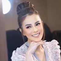 Dulu Sempat Dicurigai Oplas, Intip Potret Terbaru Astrid Tiar yang Makin Cantik dan Tirus Banget!