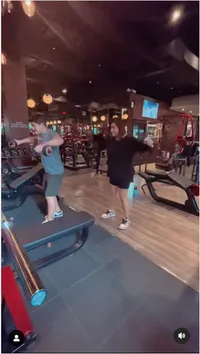Dulu Tubuhnya Dihujat Sampai Suami Turun Tangan, Ini 8 Potret Audy Item yang Kini Makin Rajin Olahraga - Udah Punya Geng di Tempat Gym