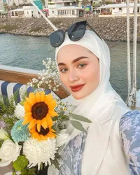 Dulu Viral Karena Menikah di Usia 16 Tahun, Kini Sabrina Salsabila Tetap Cantik dan Langsing Usai Jadi Ibu