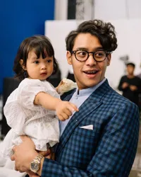 Dulu Wajahnya Disembunyikan, Ini Potret Terbaru Anak Ardhito Pramono yang Cantik - Warisi Pesona Rupawan Sang Mama