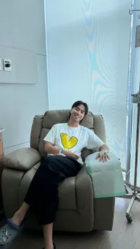 Duta Persahabatan, 10 Potret Vidi Aldiano Kemoterapi Ditemani Sherina - Spa Day Istimewa dengan Bintang Tamu Mahal