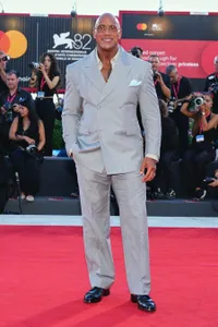 Dwayne Johnson Curi Perhatian Tampil Kurusan di Venice Film Festival 2025
