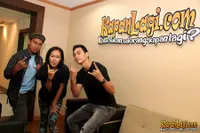 D Bandhits di Kantor KapanLagi