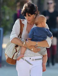 Dada Selma Blair Diremas di Depan Umum