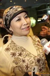 Daisy Fajarina Bicara Ayah Kandung Manohara