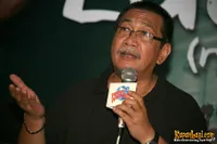 Deddy Mizwar di Planet Hollywood