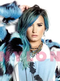 Demi Lovato Keren di Majalah Nylon - Shades of Blue